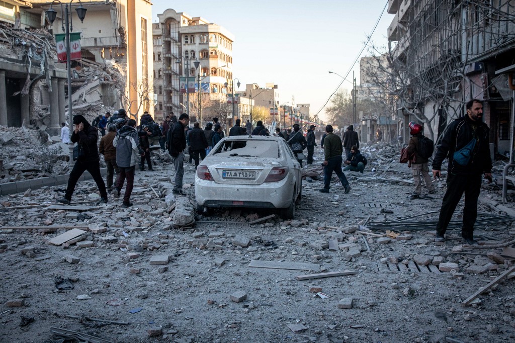 Σε κίνδυνο οι ανθρωπιστικές εφοδιαστικές αλυσίδες μετά τις επιθέσεις στο Ιράν – «Παγώνει» ο κόμβος του ΠΟΥ στα ΗΑΕ