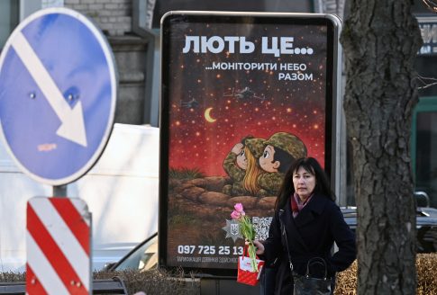 Σκληρό μήνυμα Μακρόν προς Ρωσία: Μην περιμένετε «ανάσα» στην Ουκρανία λόγω της κρίσης στη Μέση Ανατολή