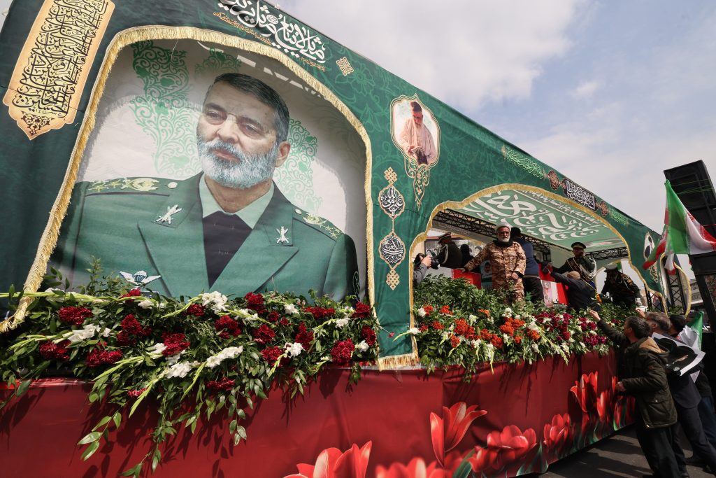 Λαοθάλασσα στις κηδείες των διοικητών του Σώματος των Φρουρών της Ιρανικής Επανάστασης