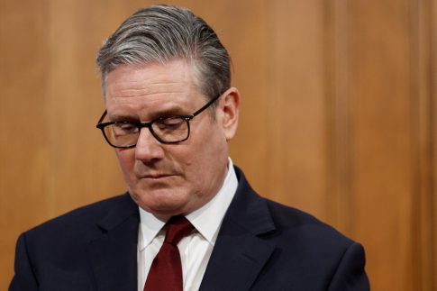 Νεκρό κοριτσάκι στο Παλαιό Φάληρο: Στην 3χρονη ανήκουν οι κηλίδες αίματος – Τι κατέθεσε ο Αιγύπτιος που βρήκε το παιδί