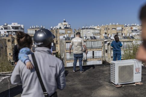 Νεκρό κοριτσάκι στο Παλαιό Φάληρο: Στην 3χρονη ανήκουν οι κηλίδες αίματος – Τι κατέθεσε ο Αιγύπτιος που βρήκε το παιδί