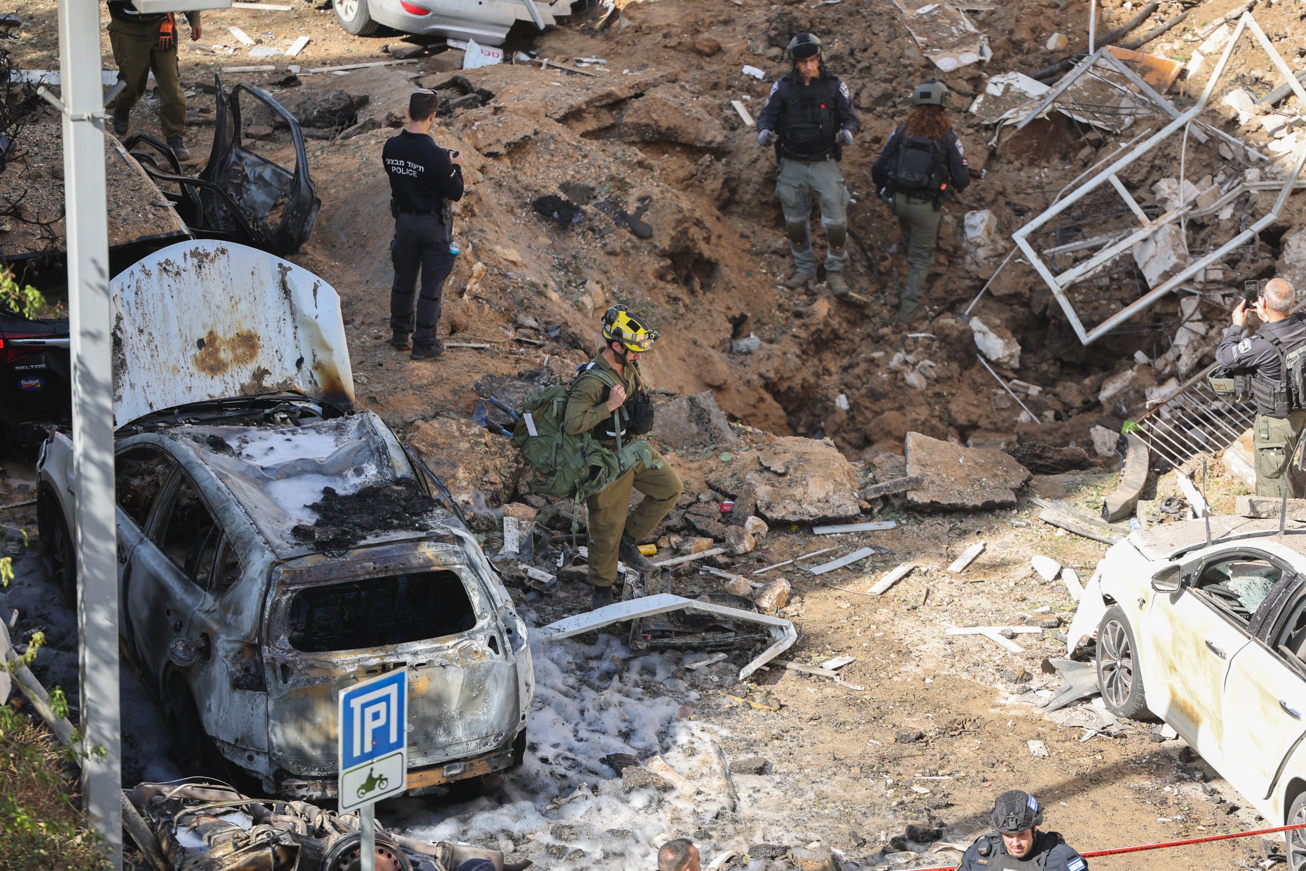 Live: Με βαλλιστικούς πυραύλους χτυπά το Ιράν Τελ Αβίβ και Χάιφα – Ισραηλινό σφυροκόπημα στον Λίβανο