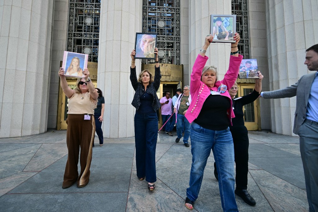 Δικαστήριο στις ΗΠΑ καταδίκασε Meta και Youtube για εθισμό στα social media