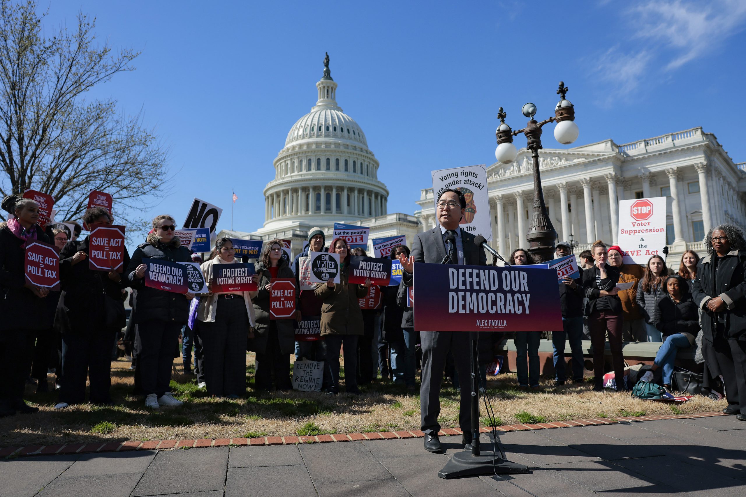 Κρίσιμη ομιλία Τραμπ μετά την απροσδόκητη νίκη των Δημοκρατικών στη Φλόριντα