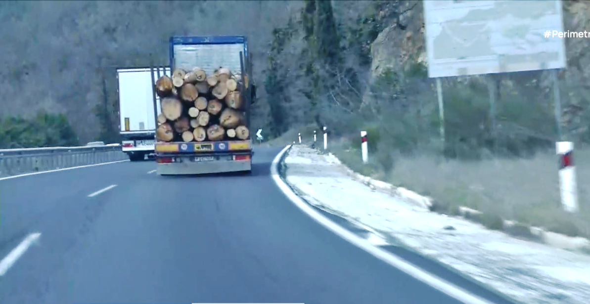 Φθορές του οδοστρώματος στην Ε.Ο Σερρών – Θεσσαλονίκης