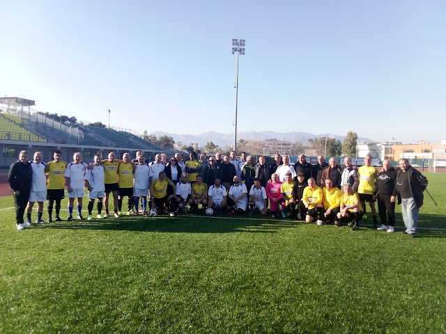 Οι παλαίμαχοι ποδοσφαιριστές τιμούν για άλλη μία φορά το Μπλόκο της Καλογρέζας με αγώνα στο γήπεδο