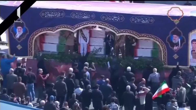 Το Ιράν κηδεύει Λαριτζανί, Σολεϊμανί και τους «μάρτυρες» ναύτες – Πλήθη κόσμου σε επίδειξη ενότητας