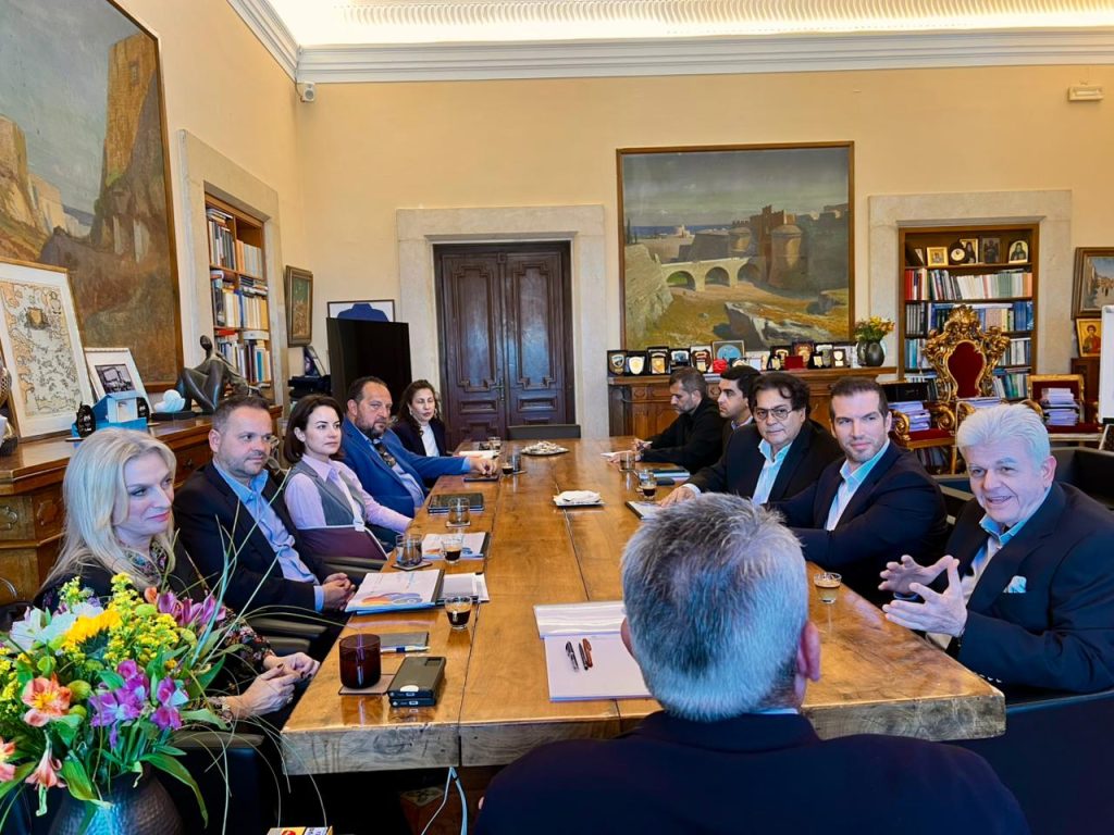 Ρόδος: Στρατηγική συμφωνία για την πρώτη πλήρως βιώσιμη παραλία Βλυχά