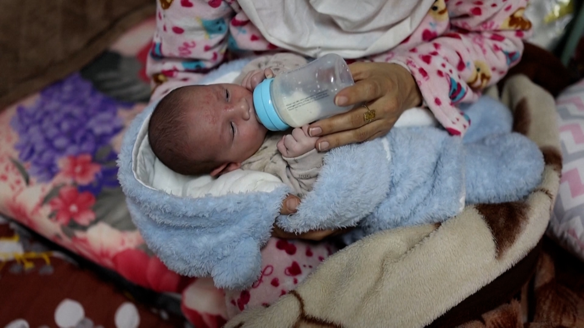 Λίβανος: Νέες ζωές ξεκινούν ανάμεσα σε επιδρομές και ελλείψεις