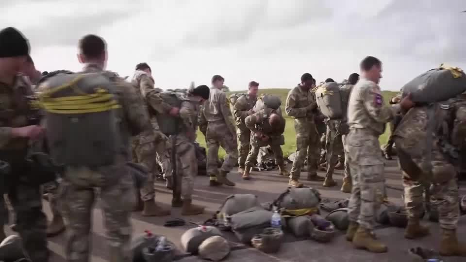 Χιλιάδες Αμερικανοί αλεξιπτωτιστές φτάνουν στη Μέση Ανατολή