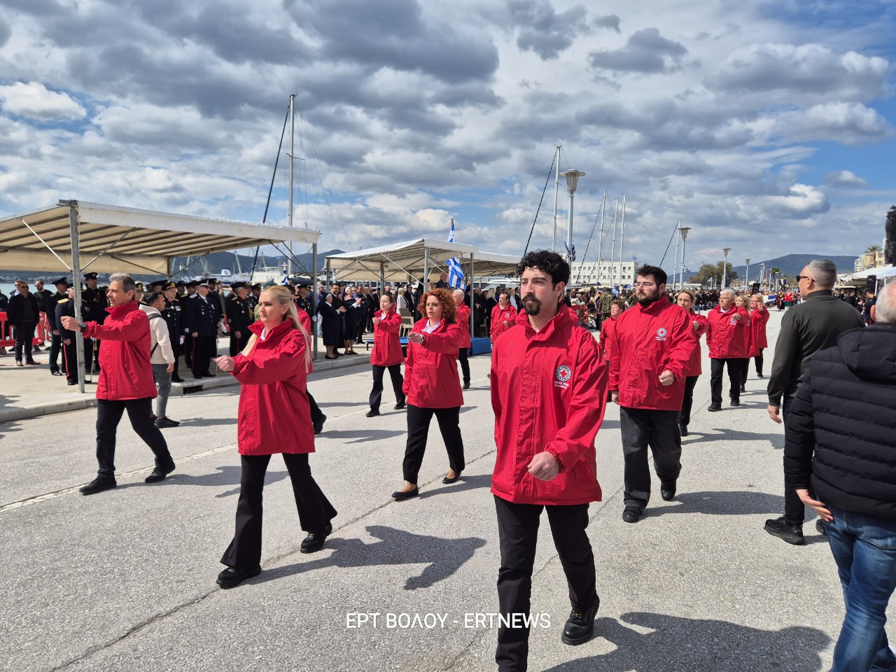 Με λαμπρότητα και μαζική συμμετοχή ο εορτασμός της 25ης Μαρτίου στον Βόλο