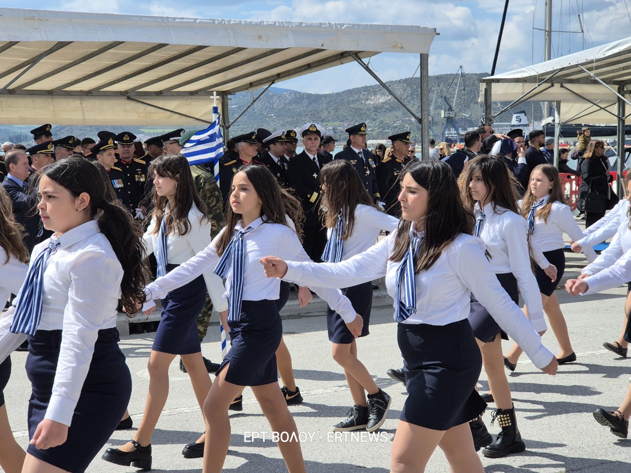 Με λαμπρότητα και μαζική συμμετοχή ο εορτασμός της 25ης Μαρτίου στον Βόλο
