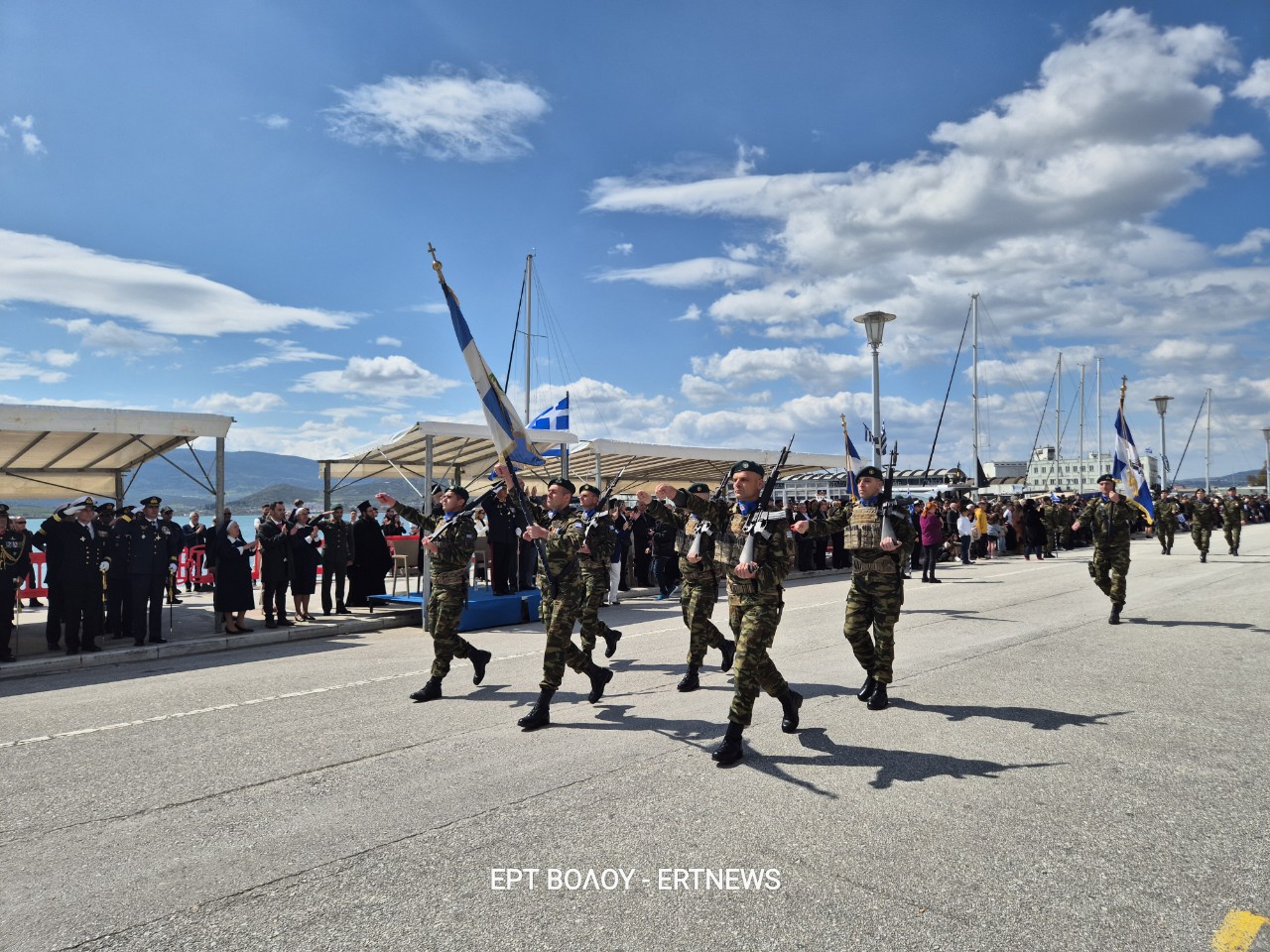 Με λαμπρότητα και μαζική συμμετοχή ο εορτασμός της 25ης Μαρτίου στον Βόλο