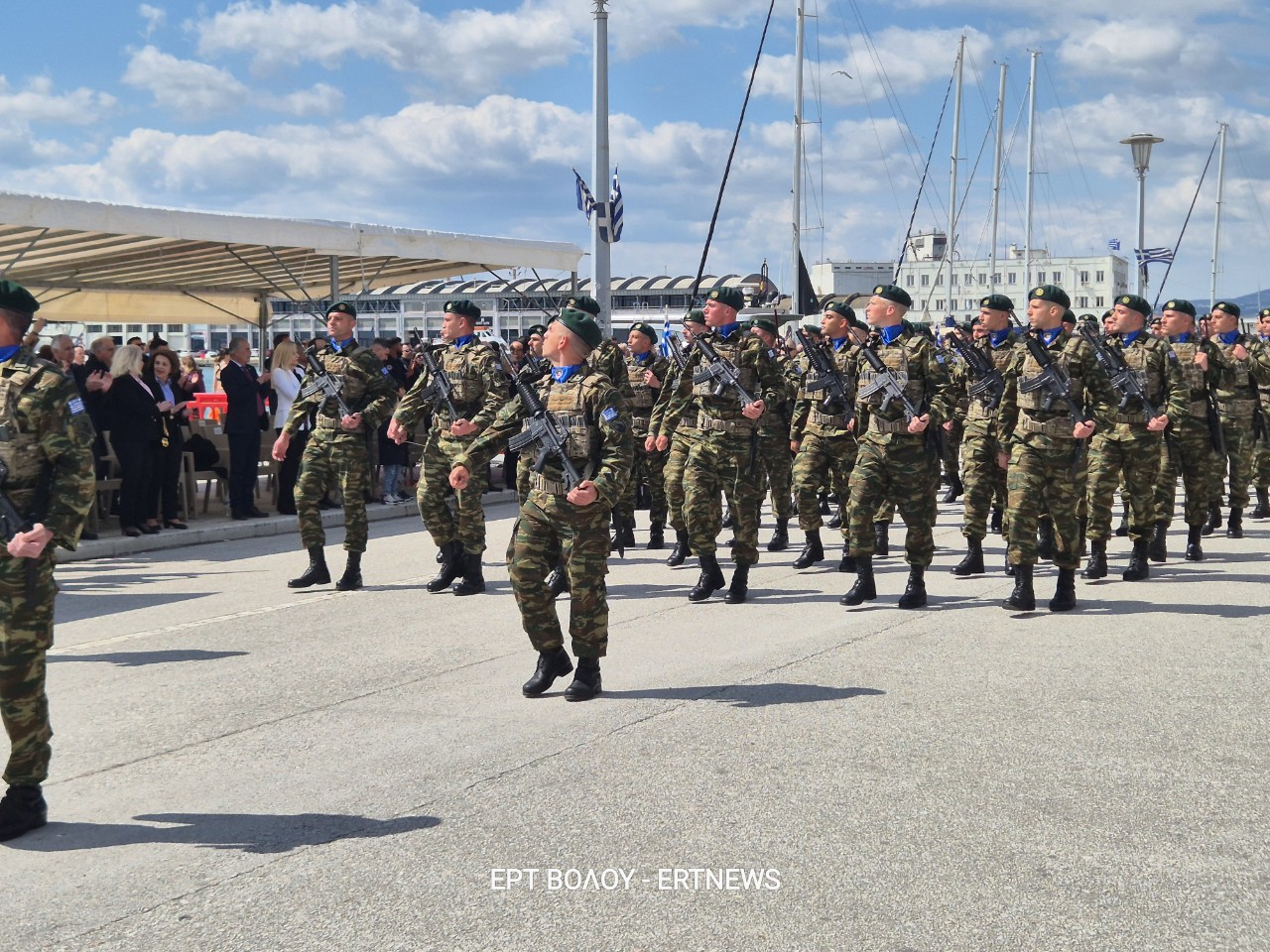 Με λαμπρότητα και μαζική συμμετοχή ο εορτασμός της 25ης Μαρτίου στον Βόλο