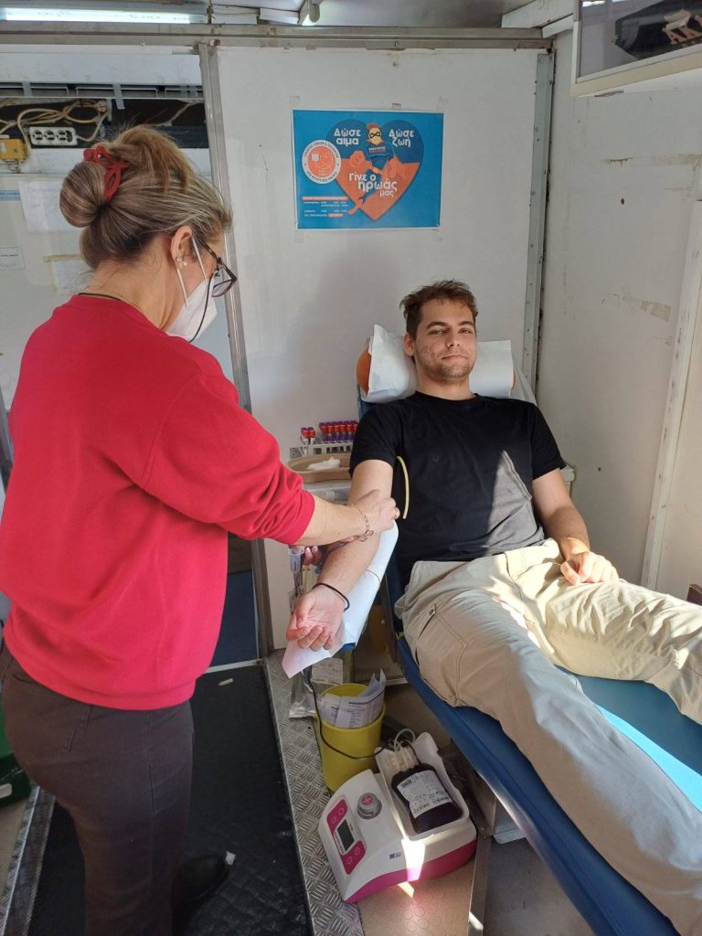 Εθελοντική αιμοδοσία στα Πειραματικά Σχολεία Νέας Ιωνίας στη μνήμη των θυμάτων των Τεμπών