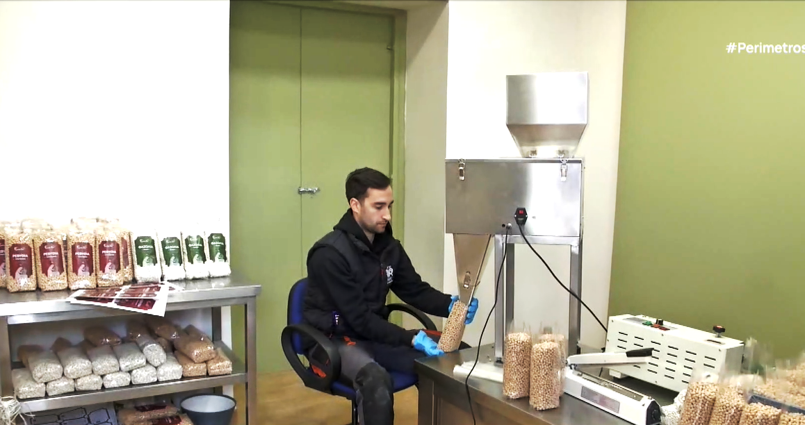 Αγρότες τρίτης γενιάς καλλιεργούν και τυποποιούν όσπρια