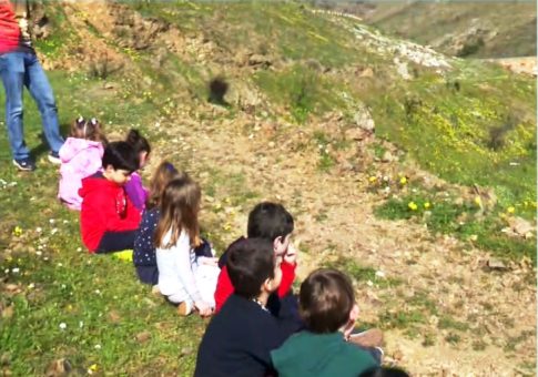 Προειδοποιούν για χειρόφρενο στα μαθητικά δρομολόγια τα ταξί Μυτιλήνης αν δεν πληρωθούν