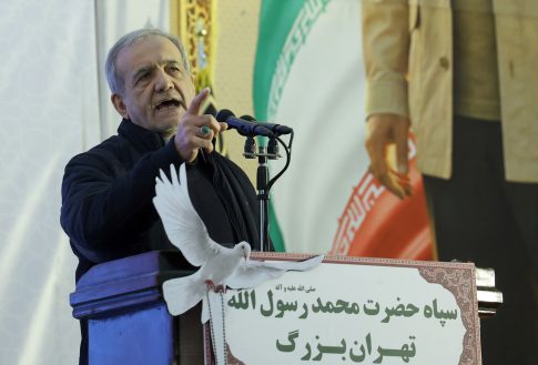 Ιταλία: Ρωσικό τάνκερ με υγραέριο πλέει ακυβέρνητο κοντά στη Μάλτα – Σύσκεψη κορυφής υπό τη Μελόνι