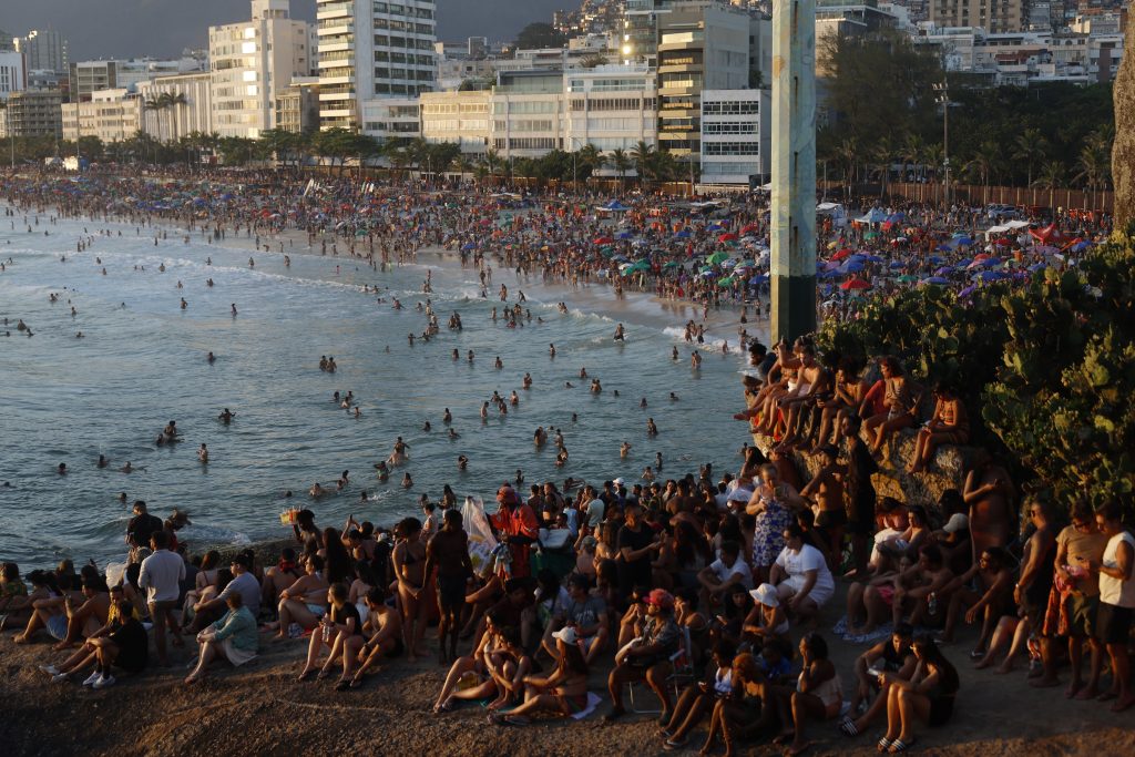 Η ακραία ζέστη επηρεάζει πλέον έναν στους τρεις ανθρώπους παγκοσμίως, σύμφωνα με μελέτη
