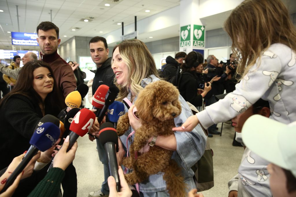 Επαναπατρίστηκαν 101 πολίτες από το Άμπου Ντάμπι – Είχαν μείνει πίσω γιατί δεν μπορούσαν να ταξιδέψουν τα κατοικίδιά τους