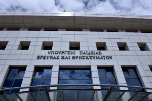 Επλήγη ιρανική φρεγάτα από υποβρύχιο ανοικτά της Σρι Λάνκα – 101 αγνοούμενοι και 78 τραυματίες