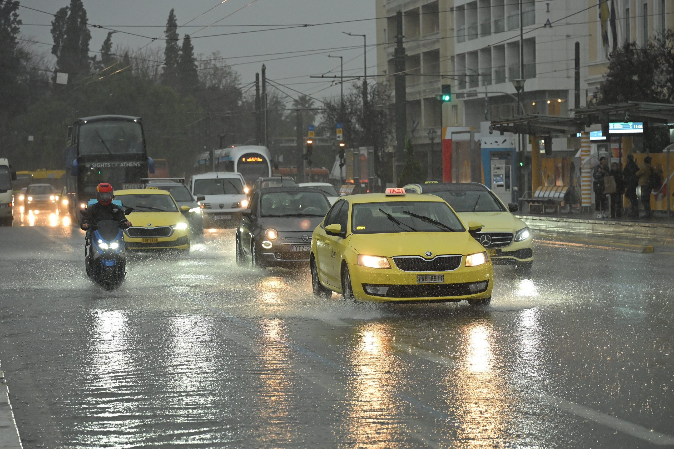 Σε επιφυλακή οι δήμοι της Αττικής λόγω των έκτακτων καιρικών φαινομένων