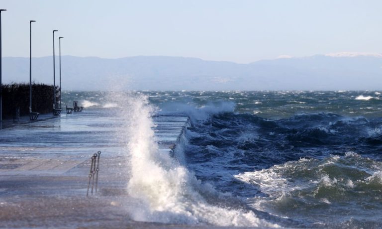 Καιρός: Με λιακάδα η Δευτέρα, επιδείνωση από την Τρίτη – Η πρόγνωση για τις επόμενες ημέρες