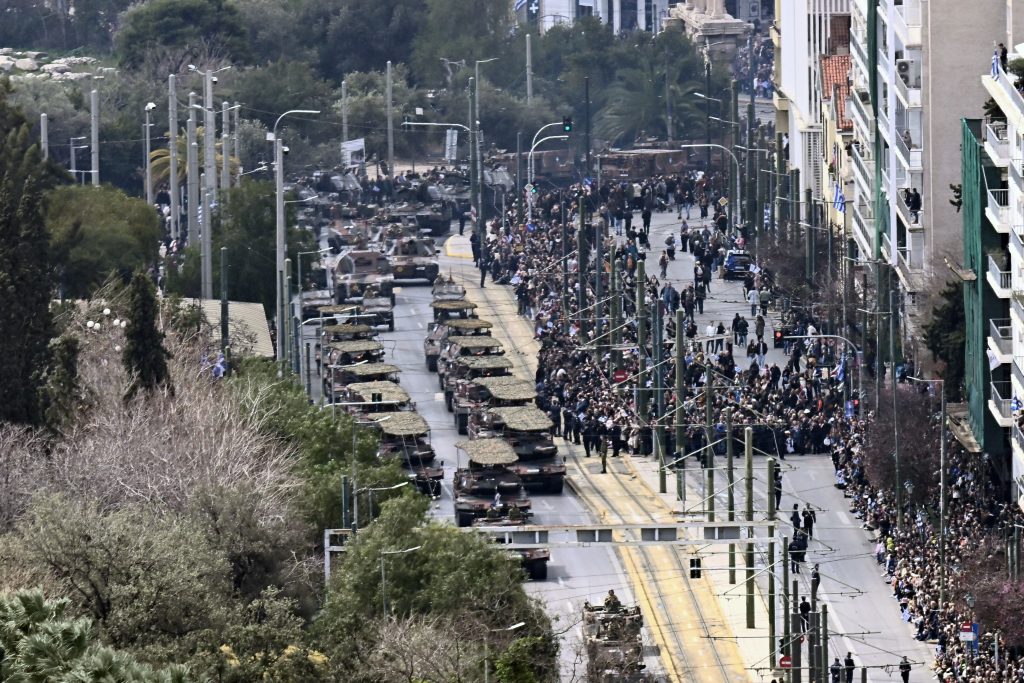 Στιγμιότυπα από τη μεγαλειώδη στρατιωτική παρέλαση της 25ης Μαρτίου στην Αθήνα