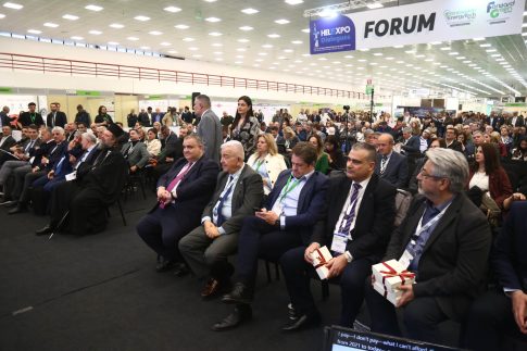 Είκοσι πορτρέτα προσωπικοτήτων ζωγραφισμένα στο 12<sup>ο</sup> γυμνάσιο Λαρίσης