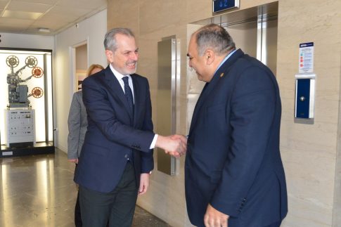 Επέστρεψαν οι 91 Έλληνες που είχαν εγκλωβιστεί στο Άμπου Ντάμπι