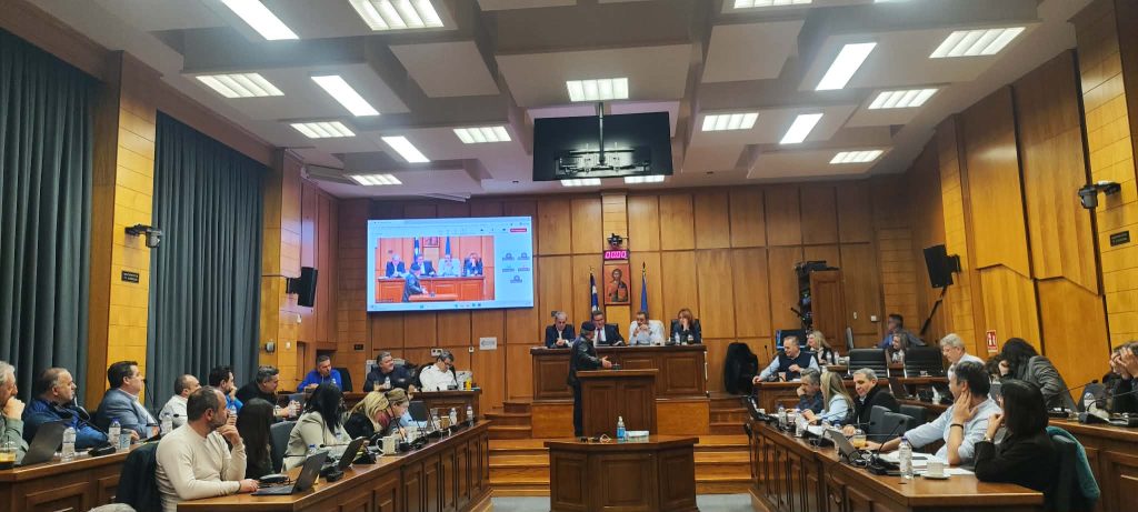 Κοζάνη: Διαμαρτυρία κατοίκων της Γαλατινής στο Περιφερειακό Συμβούλιο – «Δεν θα επιτρέψουμε τα φωτοβολταϊκά στο χωριό μας»