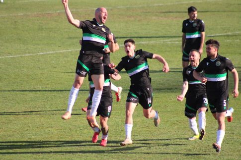 Ξάνθη: Συνελήφθησαν δύο άνδρες για κατοχή μαχαιριών και ράβδου