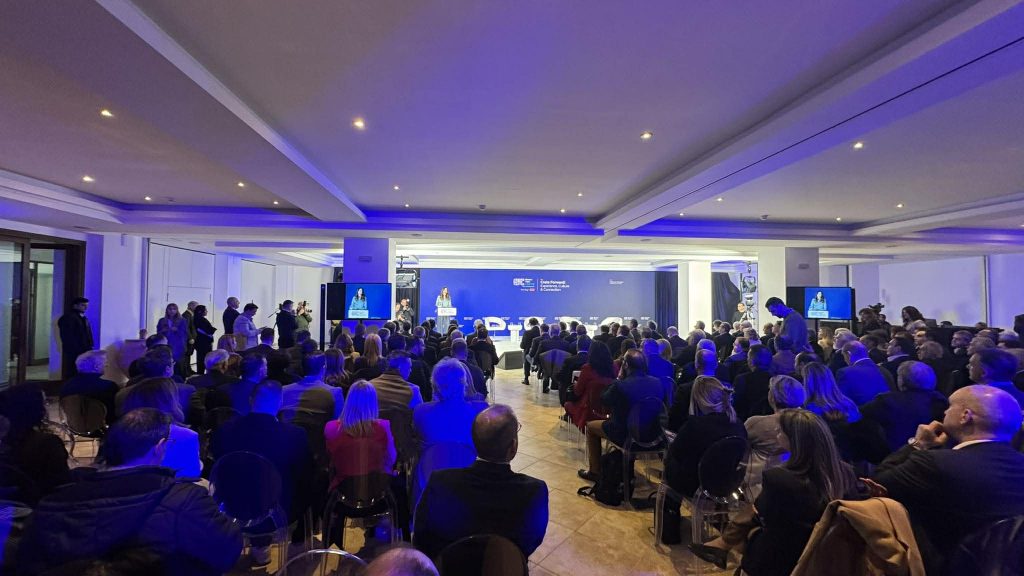 Πιερρακάκης: Το αεροδρόμιο του Ηρακλείου μπορεί να εξελιχθεί σε ένα «μικρό Ελληνικό»