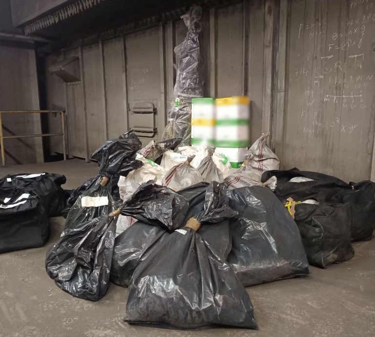 Στις φλόγες τεράστιες ποσότητες ναρκωτικών που εξάρθρωσε η Δίωξη Ναρκωτικών Καστοριάς