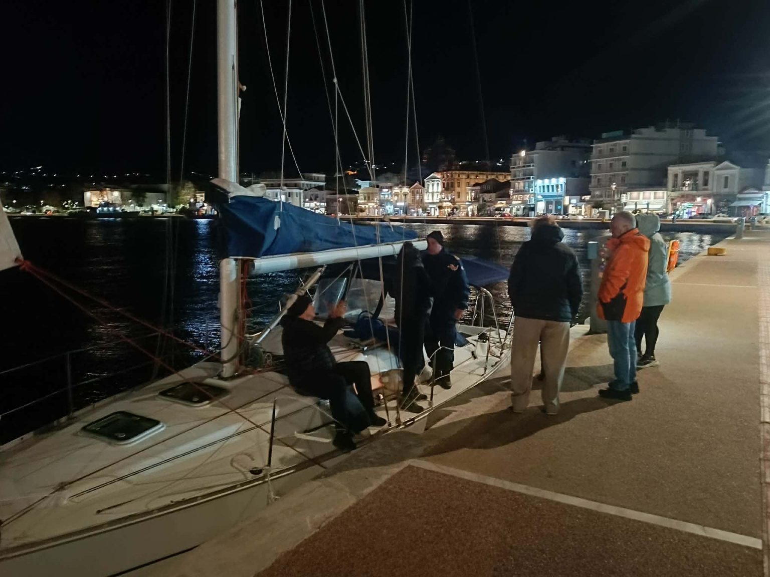 Μηχανική βλάβη ιστιοφόρου ανοικτά της Μυτιλήνης Μηχανική βλάβη ιστιοφόρου ανοικτά της Μυτιλήνης