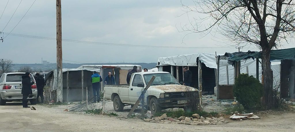Πτολεμαΐδα: Οκτώ συλλήψεις για ρευματοκλοπή σε οικισμό Ρομά