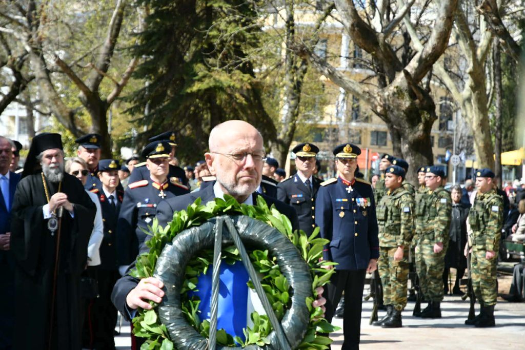 Σέρρες: Με λαμπρότητα και πλήθος κόσμου τιμήθηκε η 25η Μαρτίου