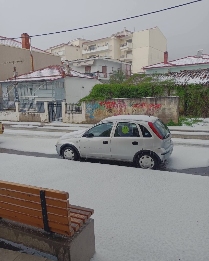 Κακοκαιρία Erminio: Το… έστρωσε στη Χαλκιδική – Άσπρισε ο Πολύγυρος από το χαλάζι
