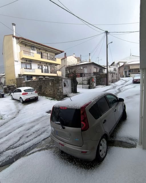 Κακοκαιρία Erminio: Το… έστρωσε στη Χαλκιδική – Άσπρισε ο Πολύγυρος από το χαλάζι