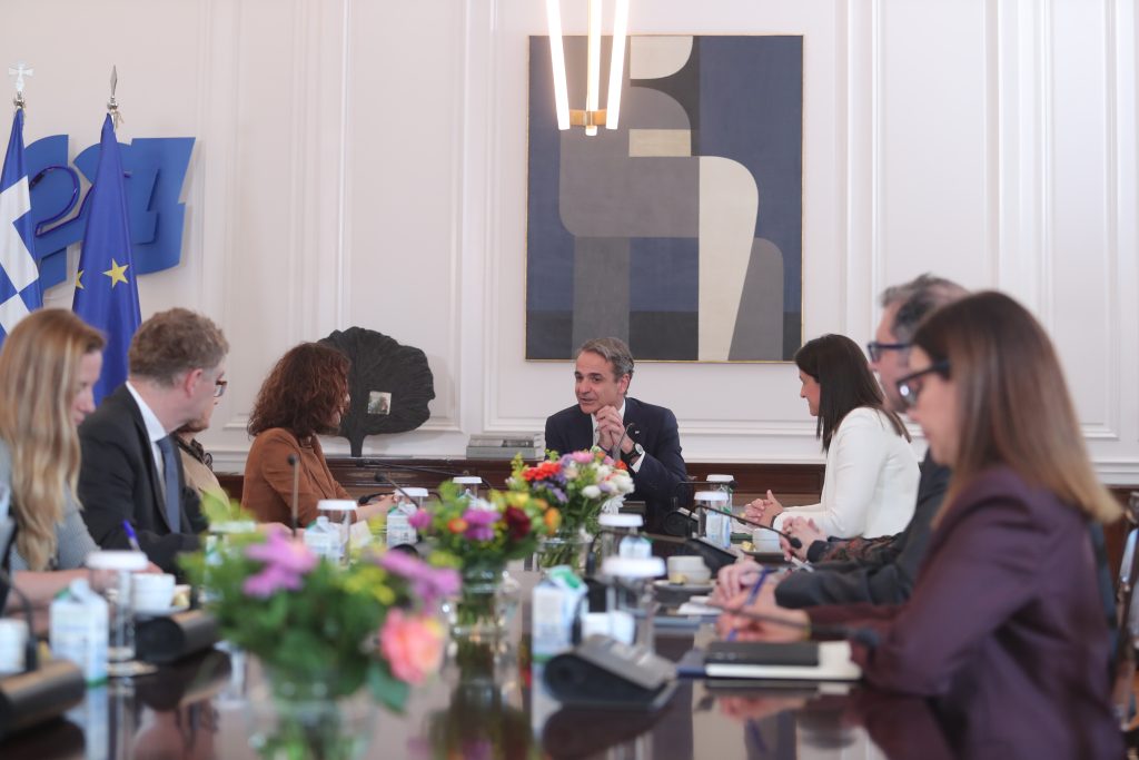 Συνάντηση Κ. Μητσοτάκη με την Εκτελεστική Αντιπρόεδρο της Ευρωπαϊκής Επιτροπής Ροξάνα Μινζάτου