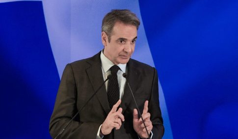 Ένα πάρτι προκάλεσε «άνευ προηγουμένου» επιδημία μηνιγγίτιδας στη Βρετανία: Νεκροί, δεκάδες κρούσματα και μαζική χορήγηση αντιβιοτικών