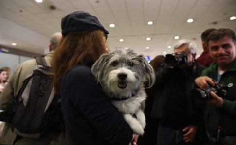 Η Βρετανία ενέκρινε τη χρήση βάσεών της από τις ΗΠΑ για επιθέσεις στα Στενά του Ορμούζ