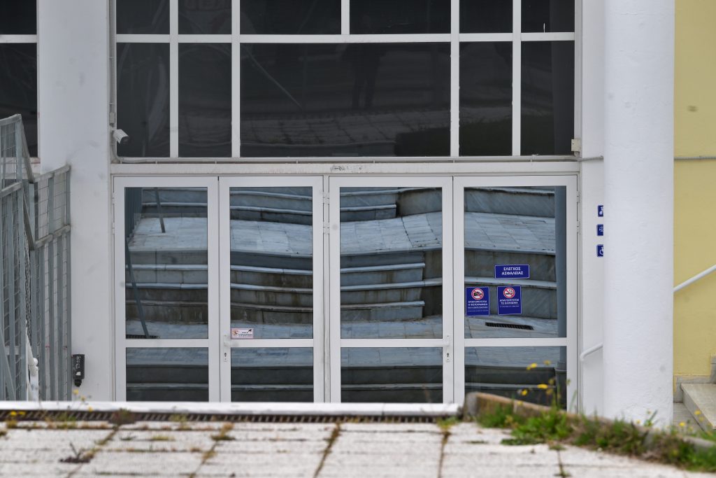 Αρχίζει η δίκη των Τεμπών – Αυστηρή φρούρηση στην ειδικά διαμορφωμένη αίθουσα στη Λάρισα