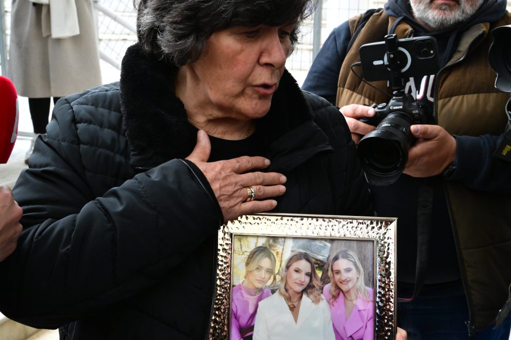 Δίκη για Τέμπη: Διακοπή για την 1η Απριλίου ζήτησε η πρόεδρος – Πέντε ώρες έντασης και αντεγκλίσεων για την κατλληλότητα της αίθουσας