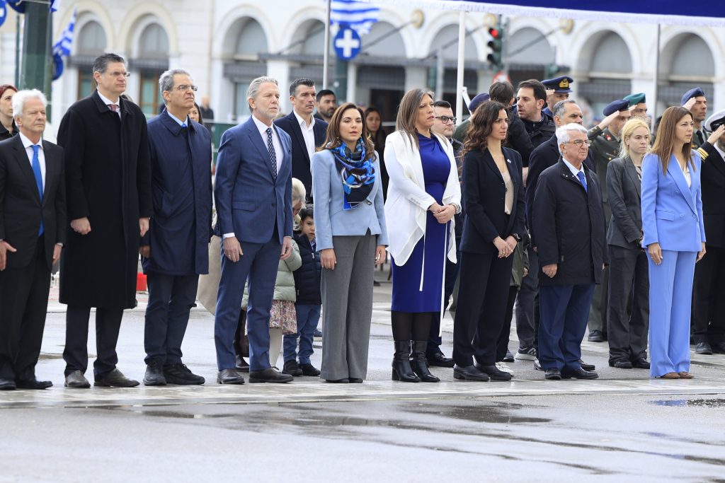 Πρόγραμμα εκδηλώσεων για την 25η Μαρτίου: Σε εξέλιξη η μαθητική παρέλαση στην Αθήνα