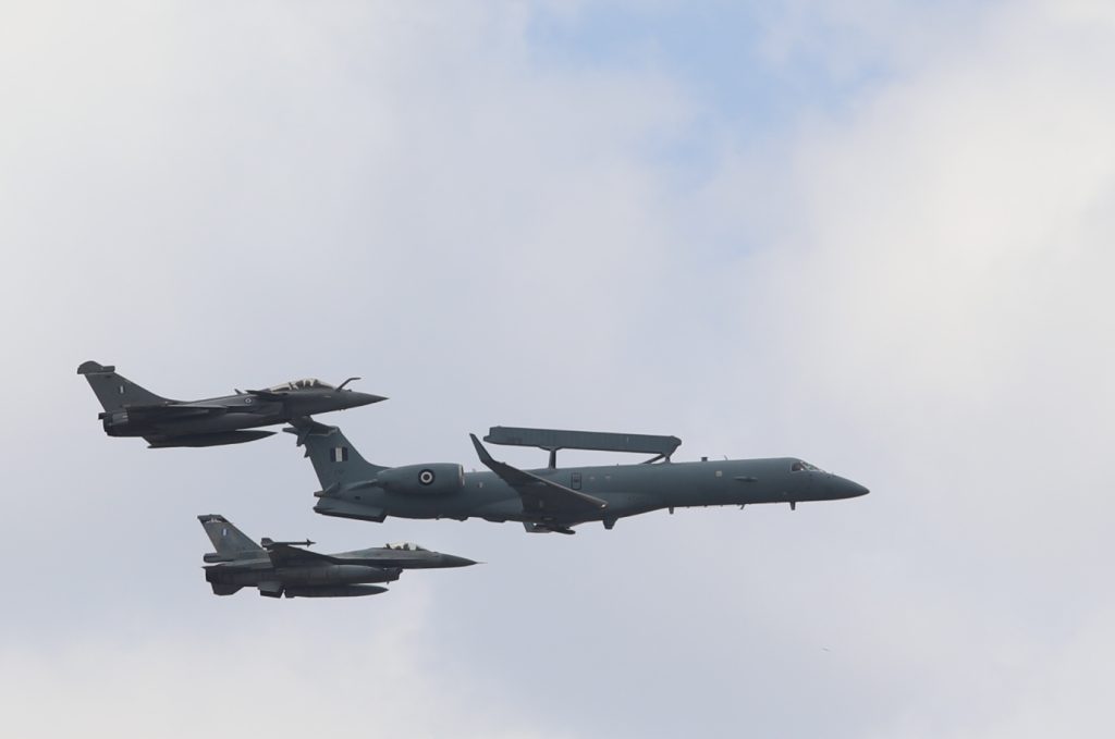 Στιγμιότυπα από τη μεγαλειώδη στρατιωτική παρέλαση της 25ης Μαρτίου στην Αθήνα