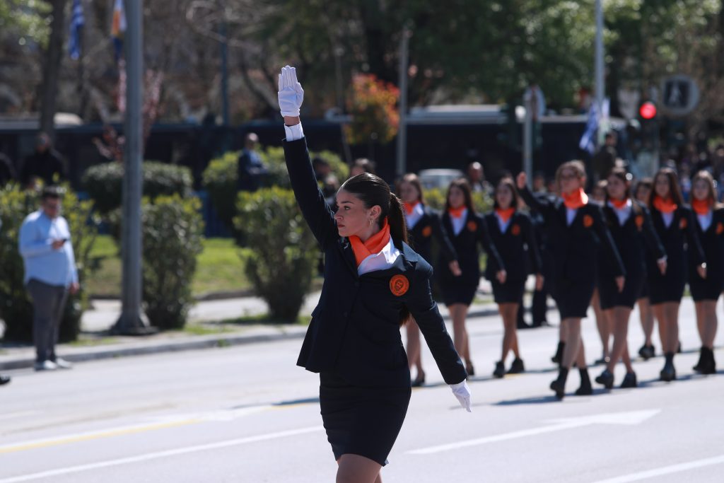 Με λαμπρότητα ο εορτασμός της 25ης Μαρτίου στη Θεσσαλονίκη – Ολοκληρώθηκε η μαθητική παρέλαση
