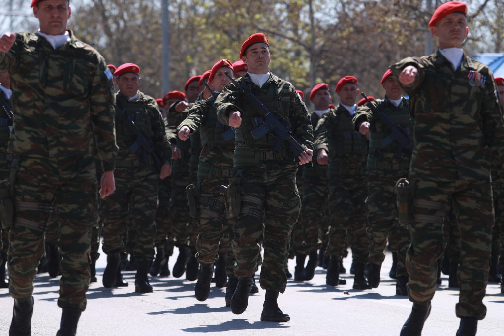 Με λαμπρότητα ο εορτασμός της 25ης Μαρτίου στη Θεσσαλονίκη – Ολοκληρώθηκε η μαθητική παρέλαση