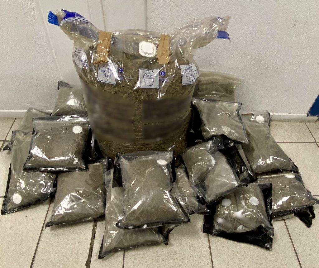 Πέλλα: Είχε στο σάκο του πάνω από 16 κιλά κάνναβης- Μία σύλληψη