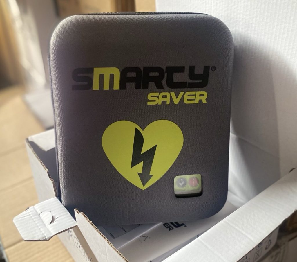 Ο Δήμος Δέλτα τοποθετεί 42 απινιδωτές σε δημοτικά κτίρια και σχολικές μονάδες